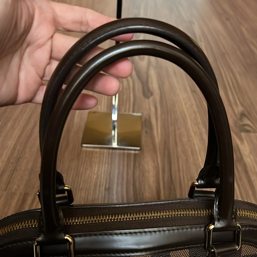 A101- 💯% authentic Louis Vuitton Trevi PM Damier bag